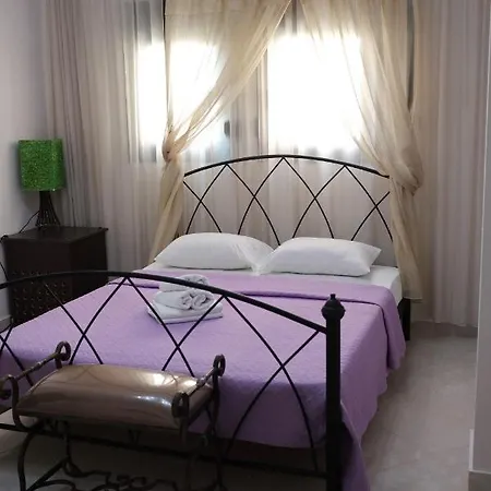 Irenes * Kallithea (Chalkidiki)