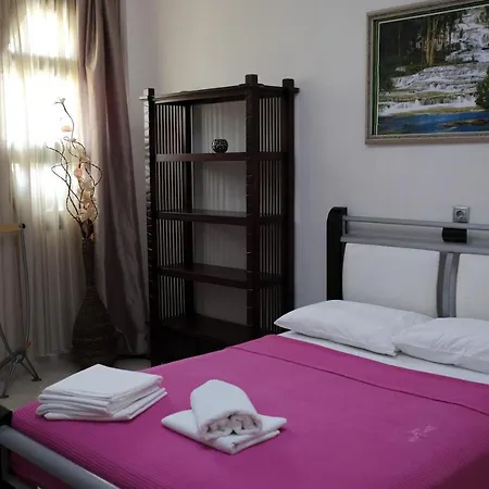 Irenes * Kallithea (Chalkidiki)